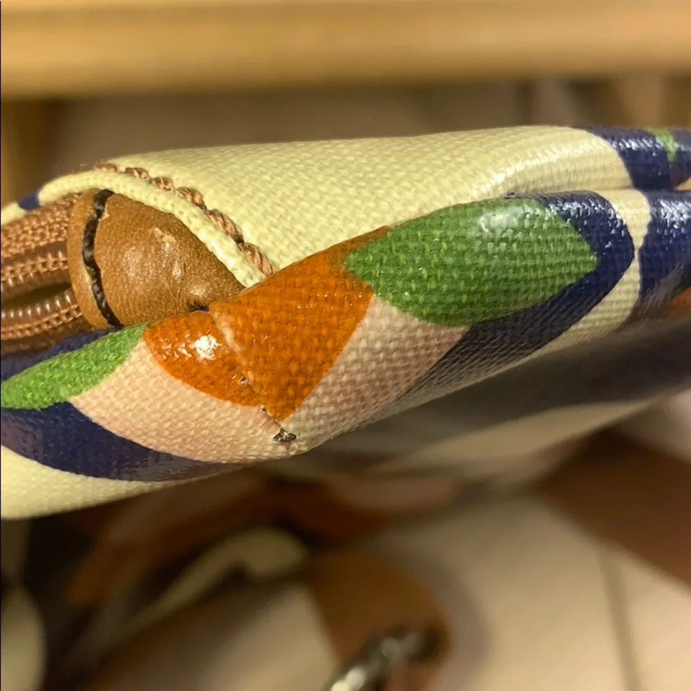 Fossil flower pattern/ leather crossbody bag Fun!